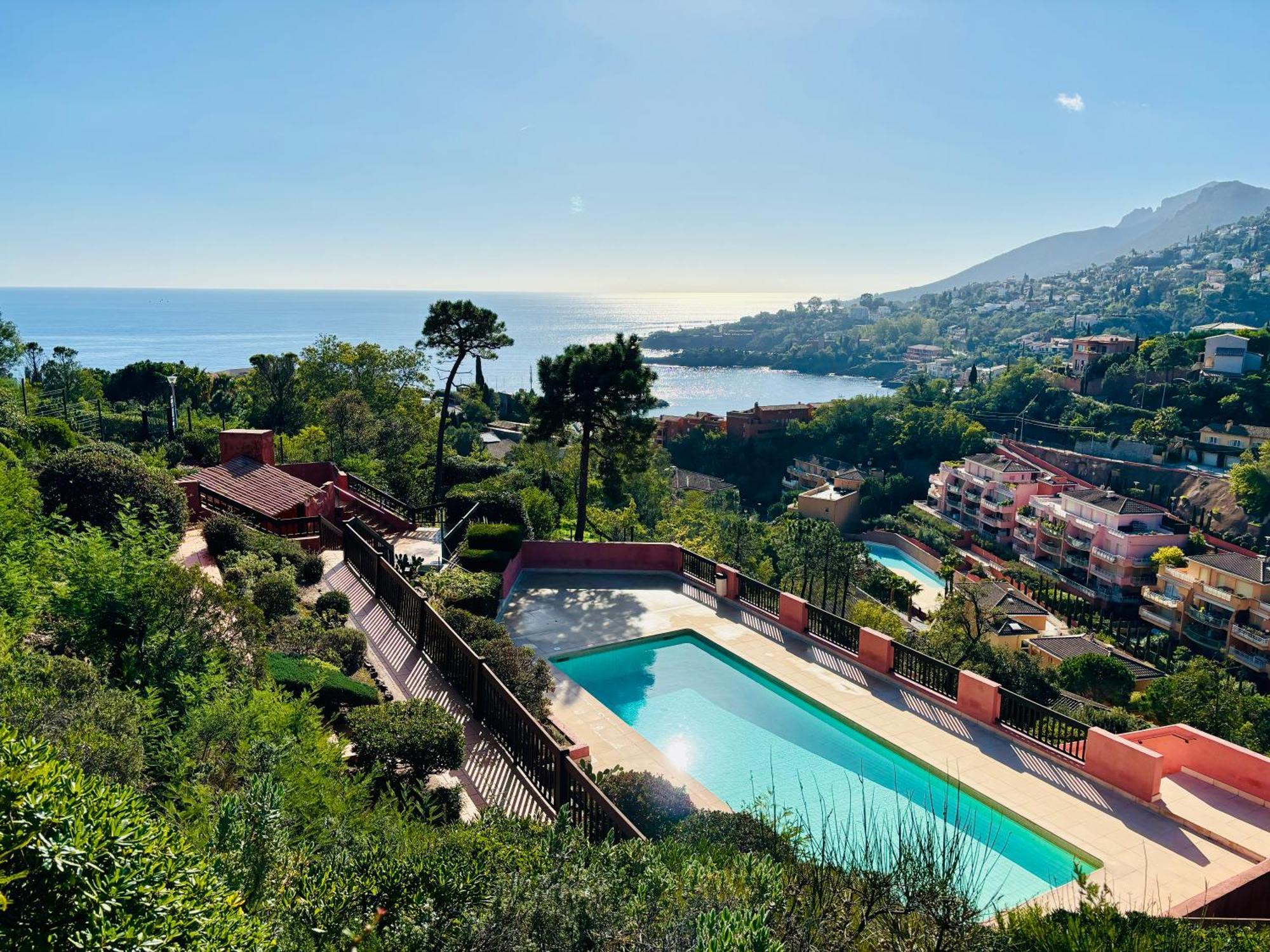 Charmant deux pièces avec une vue imprenable sur la crique Nôtre-Dame Théoule-sur-Mer Esterno foto
