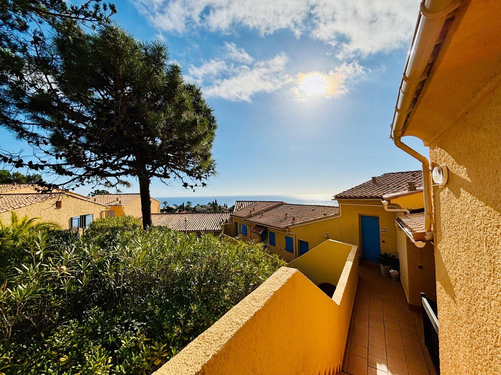Charmant deux pièces avec une vue imprenable sur la crique Nôtre-Dame Théoule-sur-Mer Esterno foto